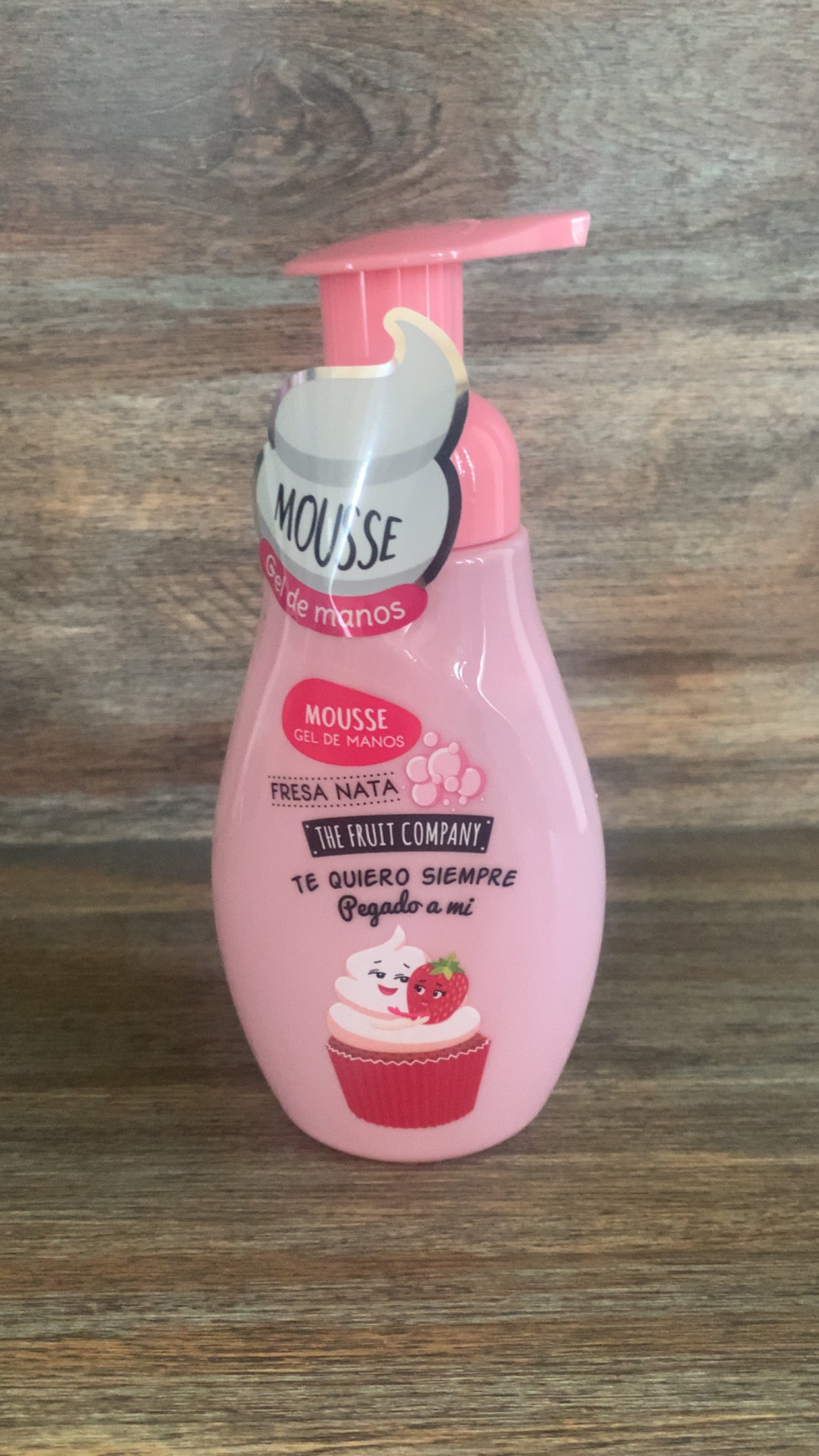 Savon mousse pour les mains fraise chantilly