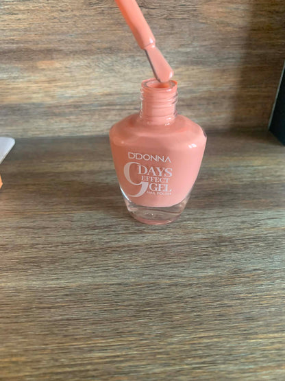 Vernis à ongles effet gel