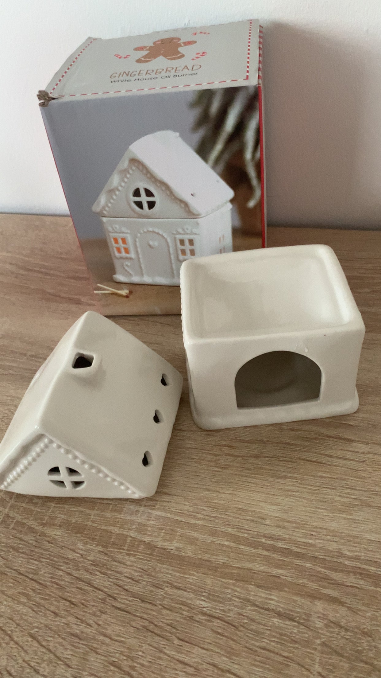 Maison pain d’épice blanc ou rose